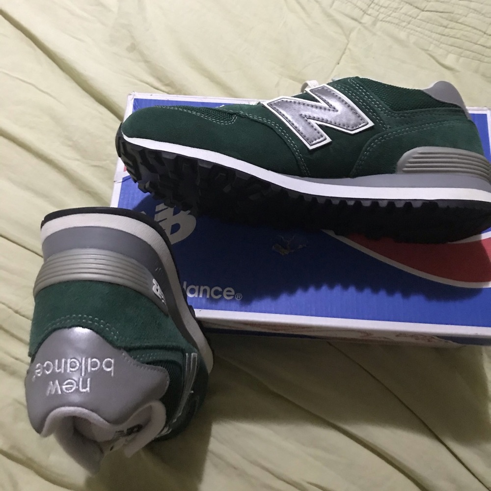 New in box New Balance 574 classics size 8 (USA) M